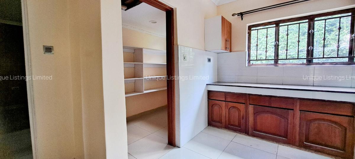 2 Bed House with Garden in Lavington - 7