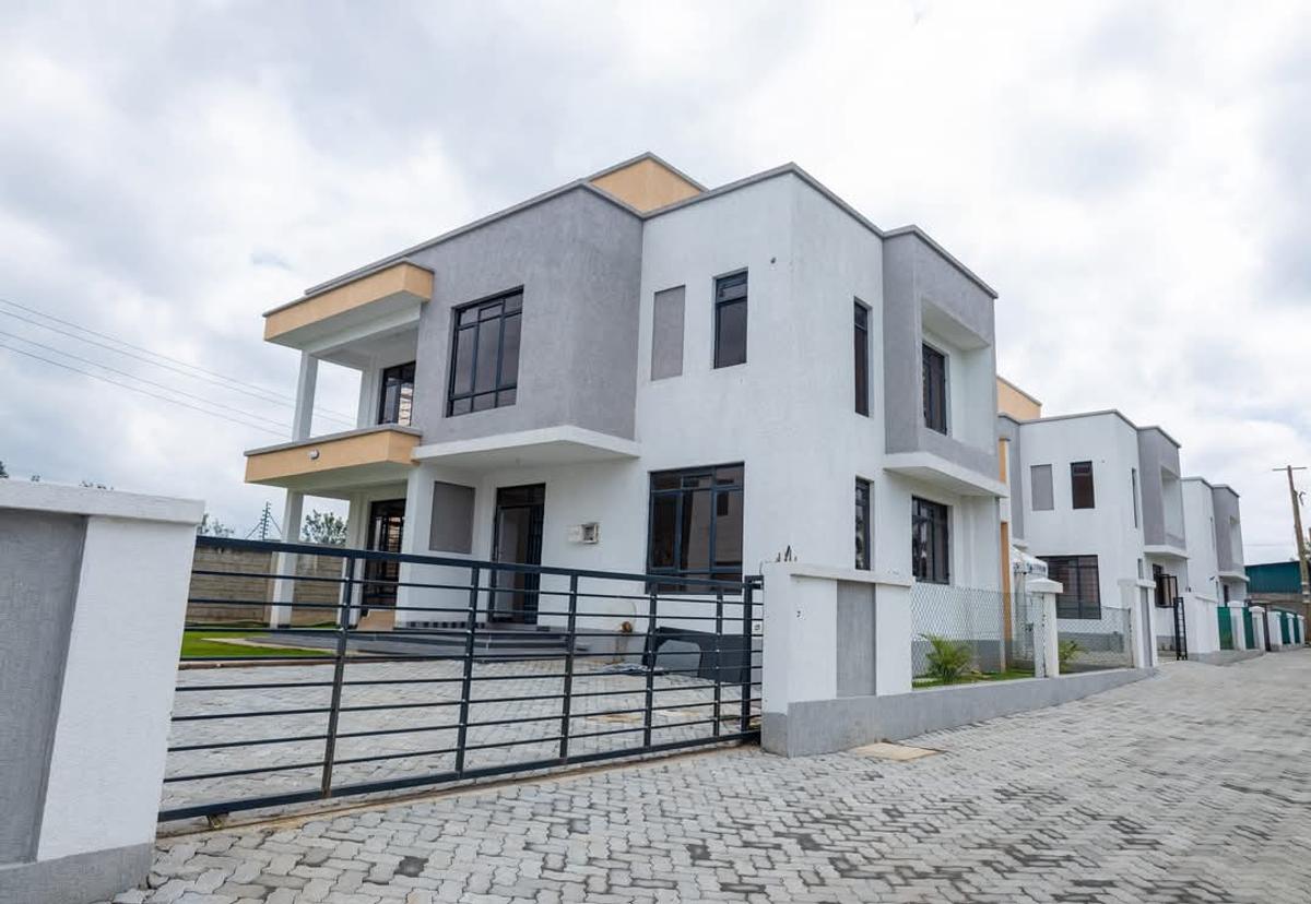 4 Bed House with En Suite at Rimpa - 20