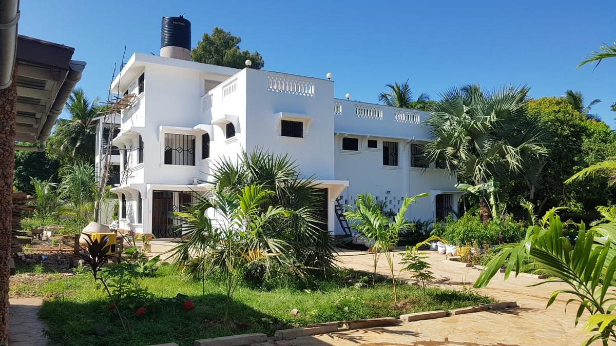 5 Bed Villa with En Suite at Galu - 4