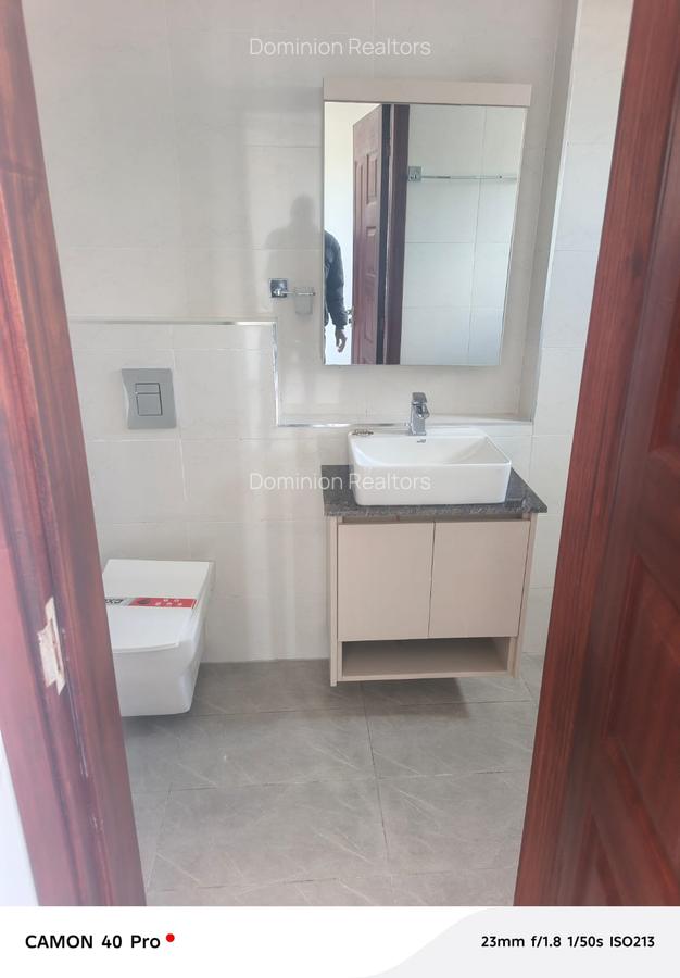 3 Bed Apartment with En Suite in Parklands - 11