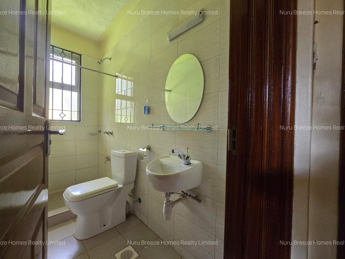 4 Bed House with En Suite in Runda - 10