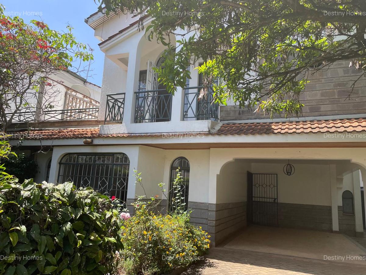 4 Bed Townhouse with En Suite in Lavington - 19