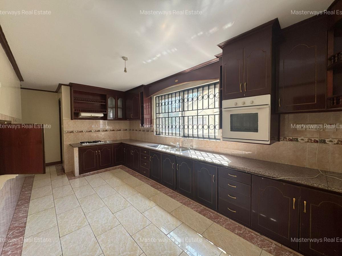 2 Bed Apartment with En Suite at Lantana Road - 5