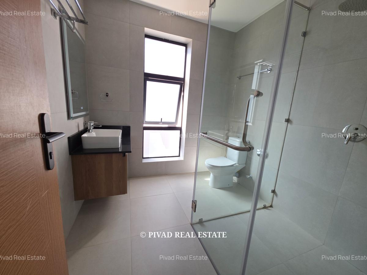 4 Bed Townhouse with Swimming Pool in Membley - 5