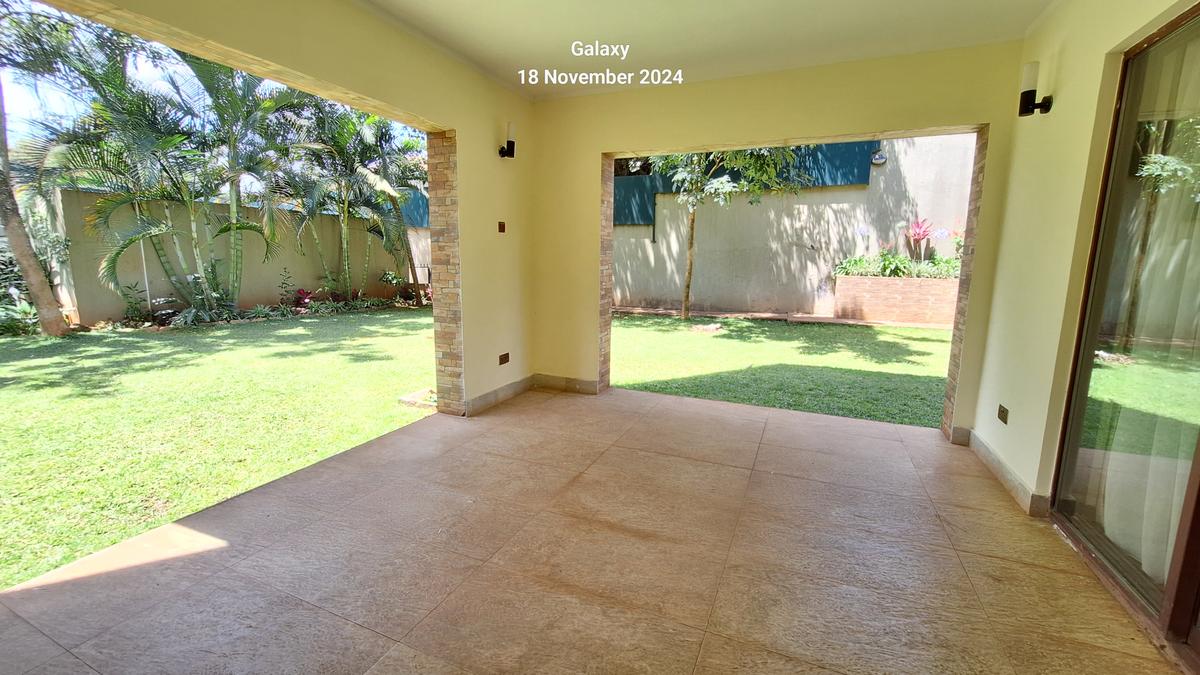 5 Bed Townhouse with En Suite at Lavington. - 3