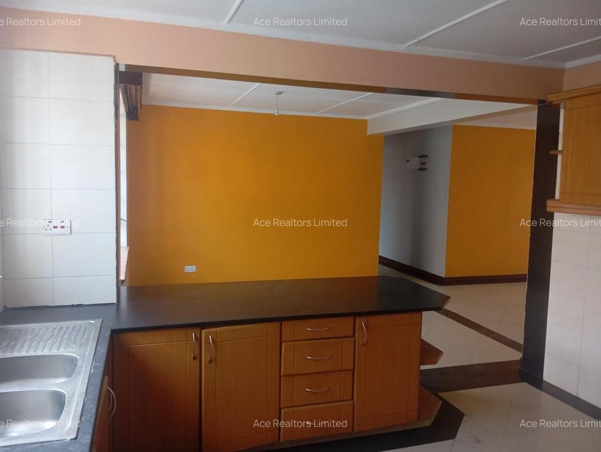 3 Bed Apartment with En Suite at Lavington - 6