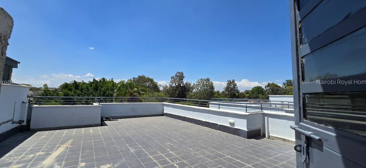 5 Bed Townhouse with En Suite at Off Convent Drive - 6