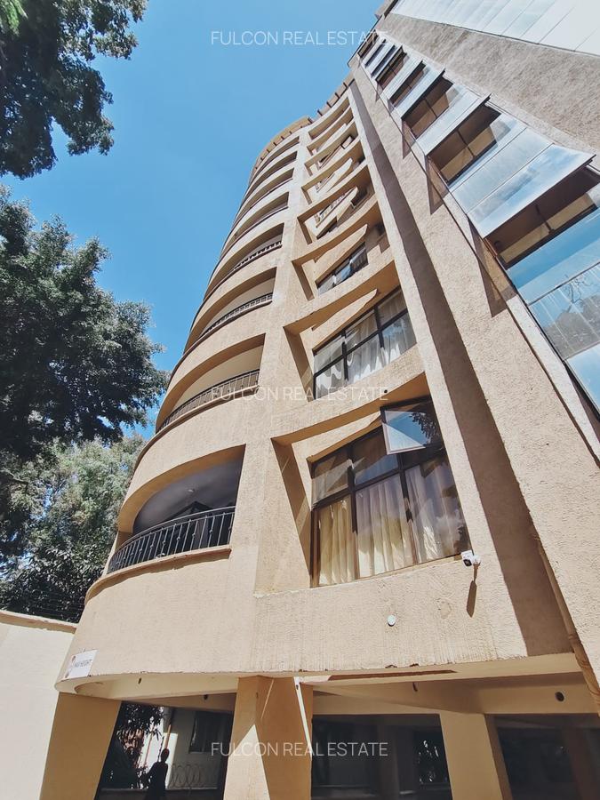 2 Bed Apartment with En Suite in Riverside - 13