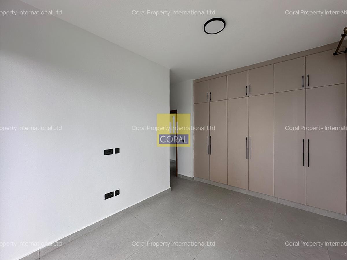 2 Bed Apartment in Brookside - 8
