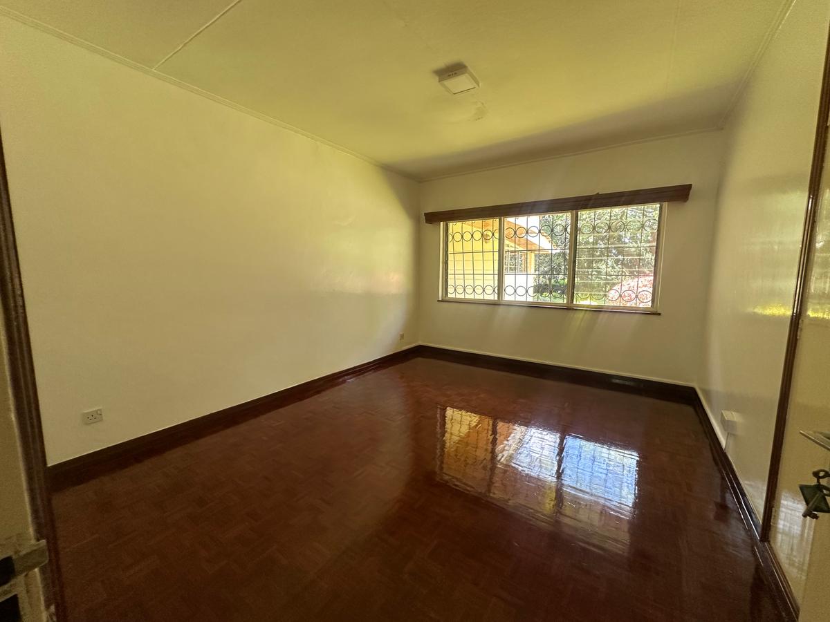 4 Bed Villa with En Suite in Runda - 4