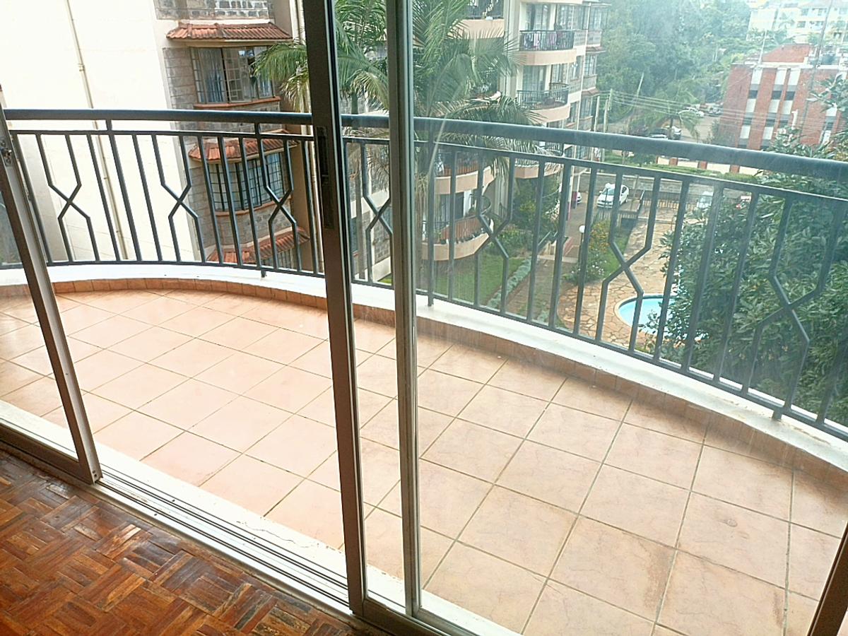 3 Bed Apartment with En Suite at Sports Road - 12