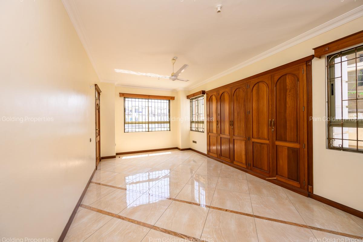 4 Bed Apartment with En Suite in Kizingo - 6