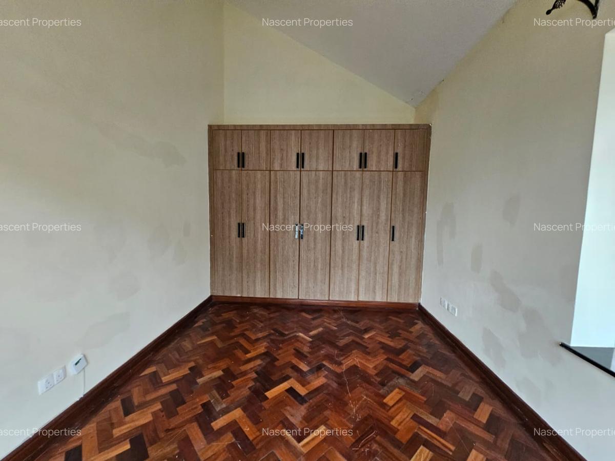 5 Bed Townhouse with En Suite in Lavington - 9