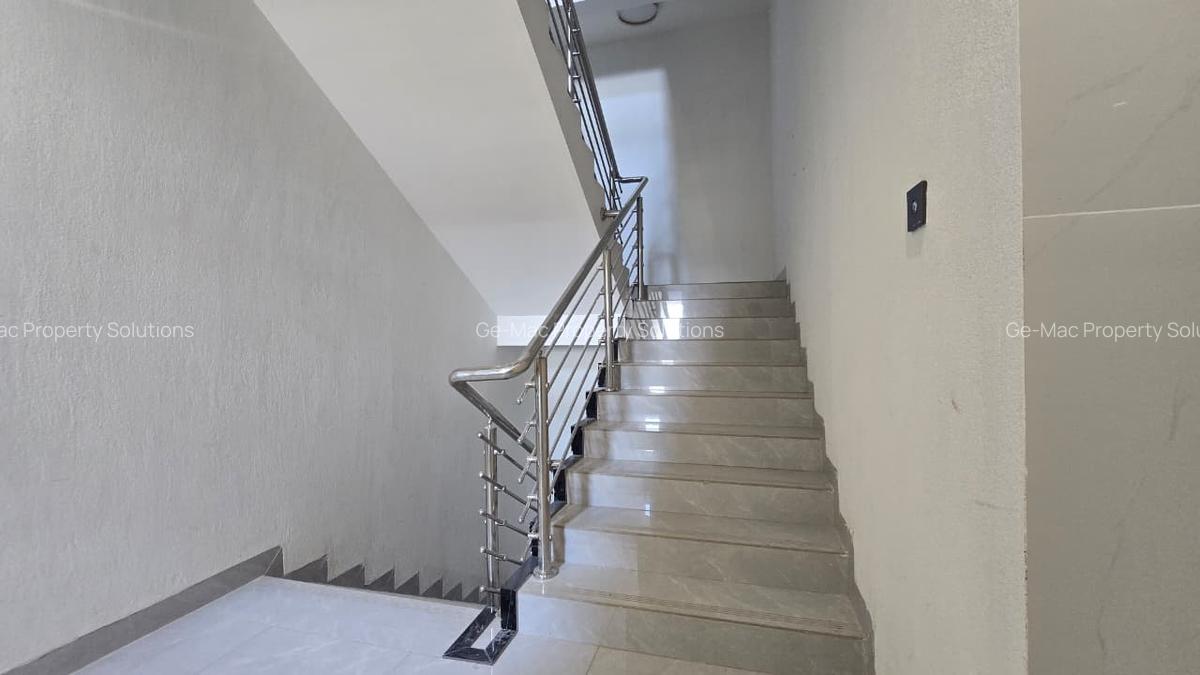 3 Bed Apartment with En Suite in Riverside - 17