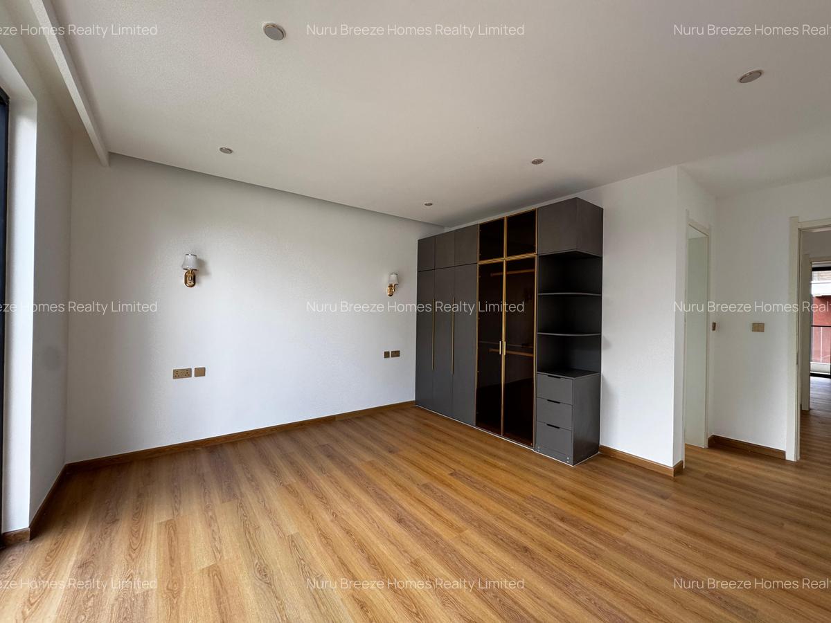 5 Bed Townhouse with En Suite in Lavington - 14