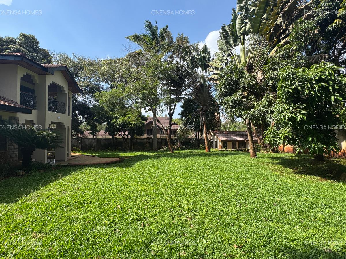 5 Bed House with En Suite in Runda - 4
