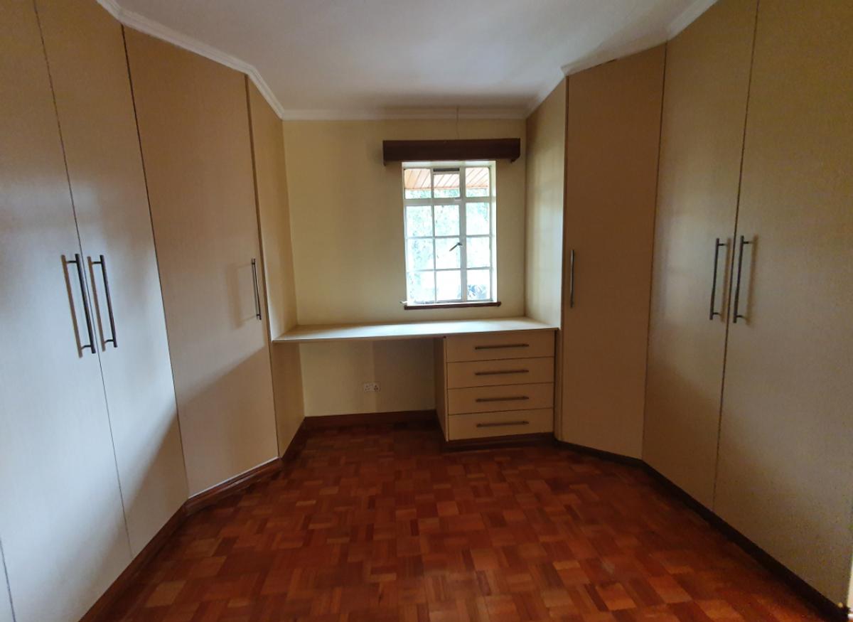 4 Bed House with En Suite in Runda - 7