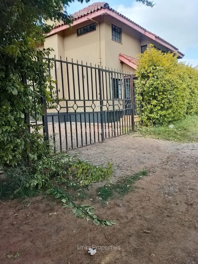 4 Bed Townhouse with En Suite at Kerarapon Drive - 4