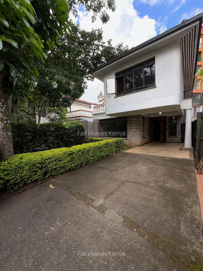 4 Bed Townhouse with En Suite at Valley Arcade - 1
