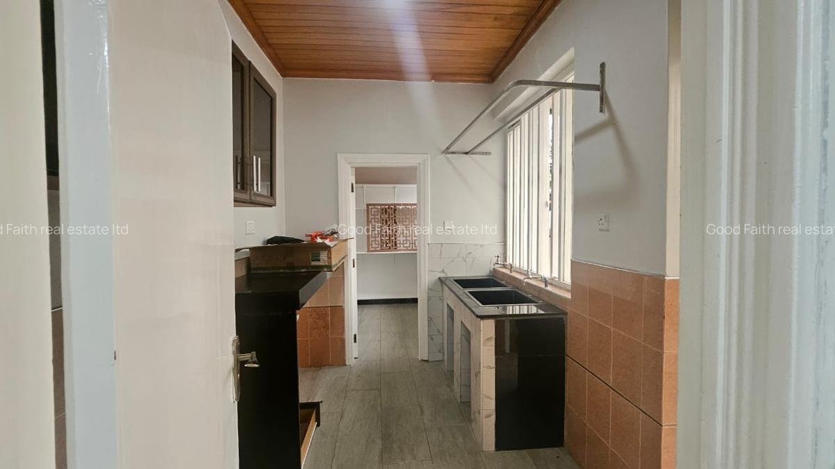 4 Bed Townhouse with En Suite in Kiambu Road - 5
