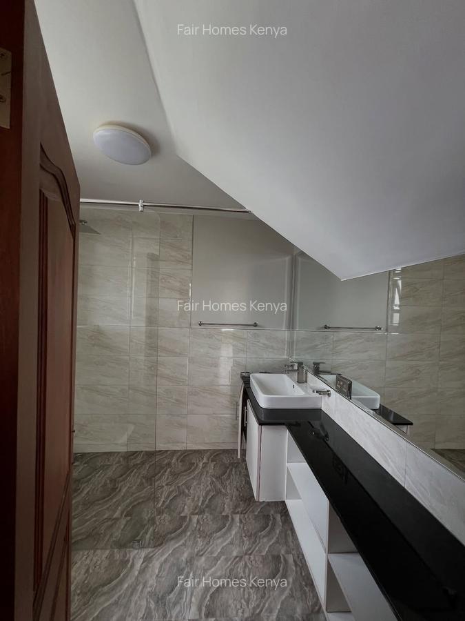 4 Bed Apartment with En Suite at Riverside Drive - 13