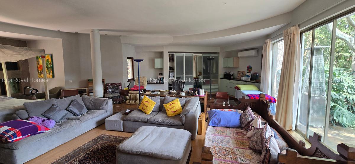 5 Bed House with En Suite at Magnolia Close - 6