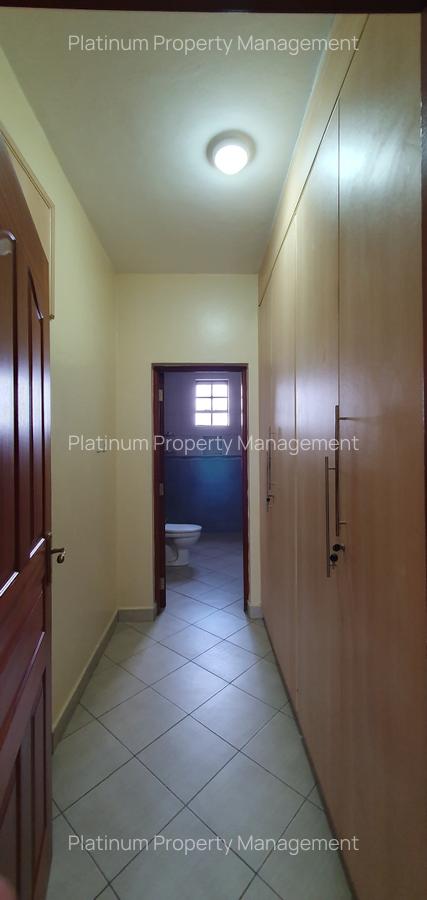 4 Bed Apartment with En Suite at 2Nd Parklands Avenue - 11