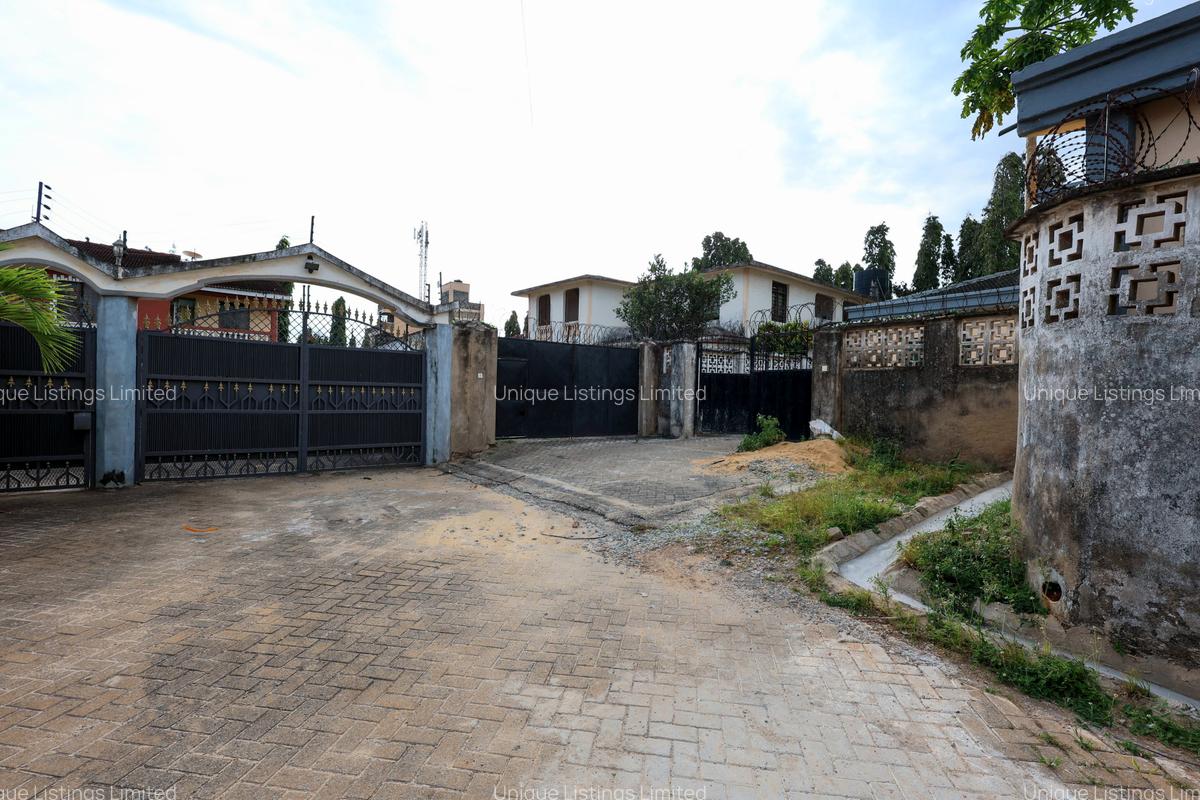 4 Bed House with Staff Quarters in Nyali Area - 20