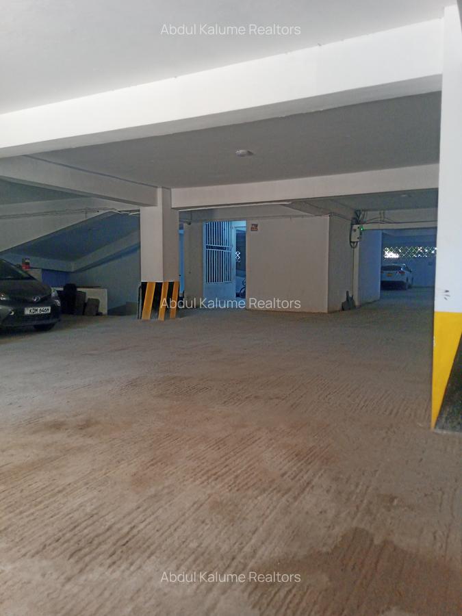 Serviced 3 Bed Apartment with En Suite at Kizingo - 17