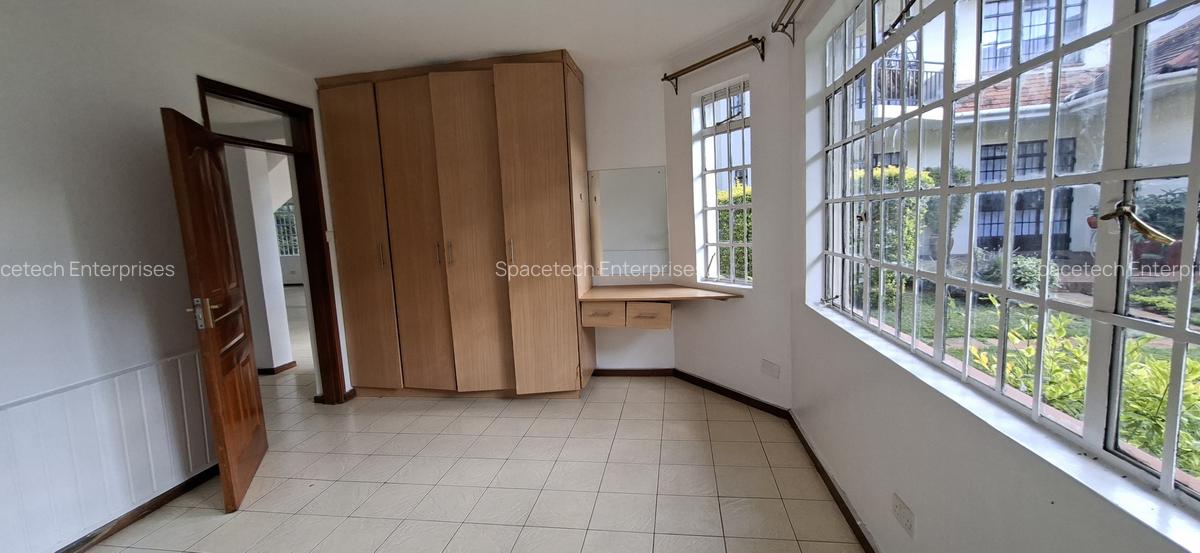 4 Bed Townhouse with Garden in Spring Valley - 10