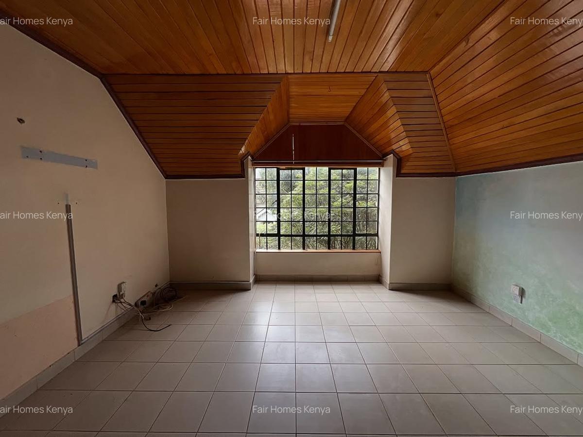 5 Bed Townhouse with En Suite at Kabasiran Avenue - 2