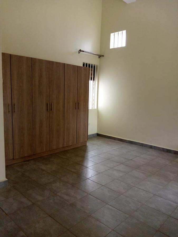 6 Bed House with En Suite at Nyari Estate - 5