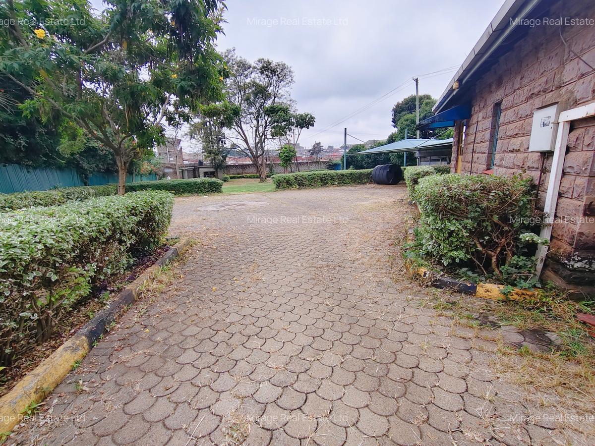 Commercial Property with Parking in Lavington - 20