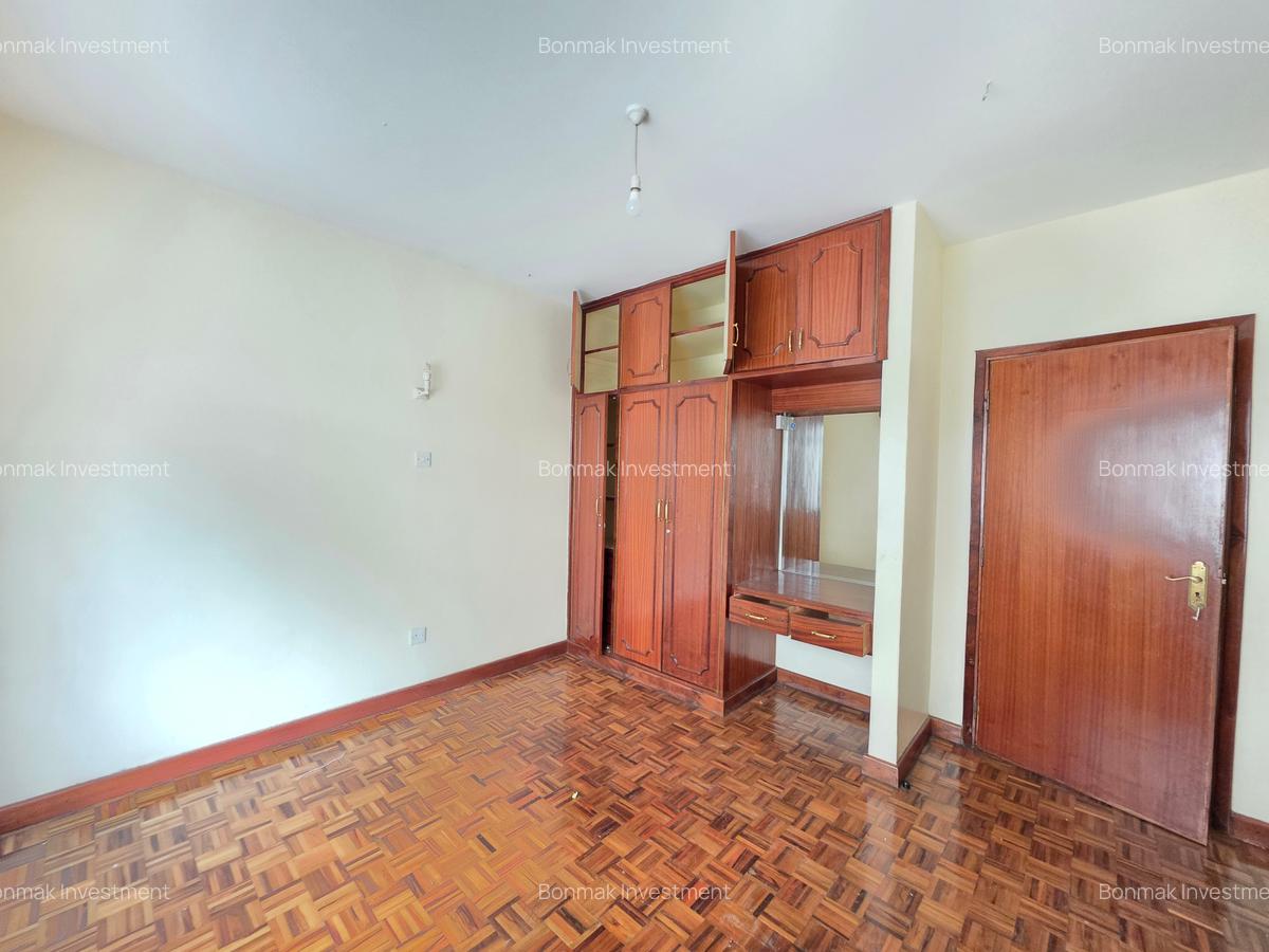 4 Bed Townhouse with En Suite at Valley Arcade - 17