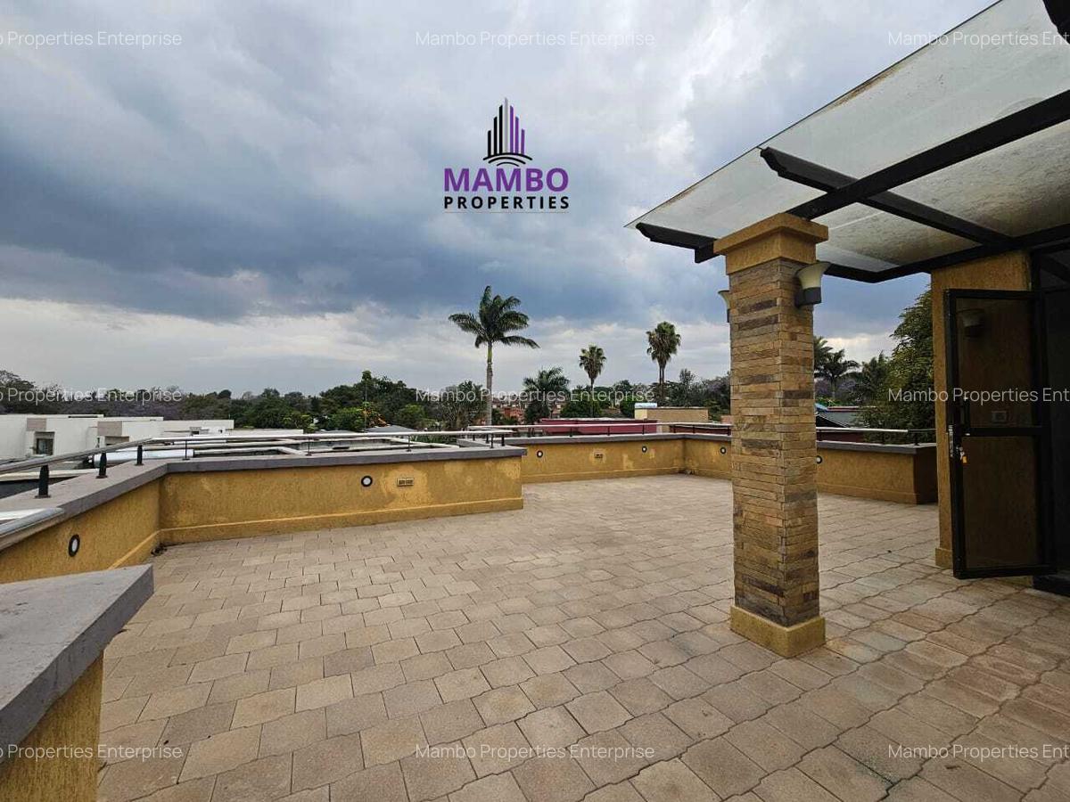 5 Bed Townhouse with En Suite at Lavington - 11