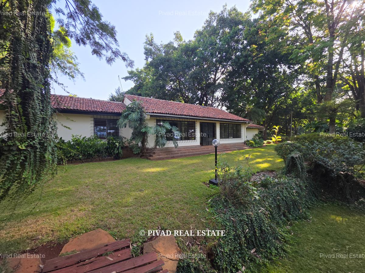 4 Bed House with Garden in Rosslyn - 15