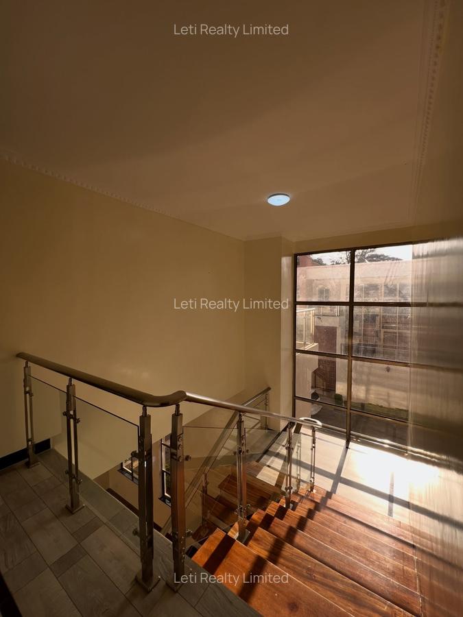 5 Bed Townhouse with En Suite in Lavington - 12