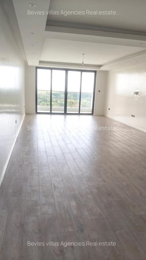 4 Bed Apartment with En Suite at Parklands - 12