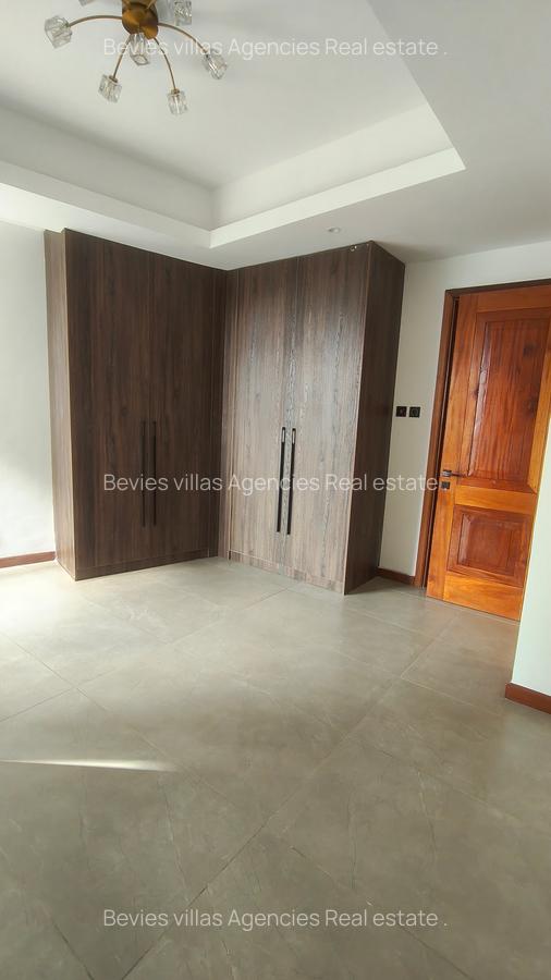 Serviced 4 Bed Apartment with En Suite at Riverside - 18