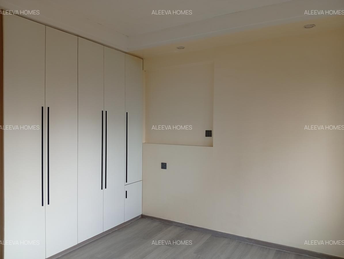 2 Bed Apartment with En Suite in Lavington - 7