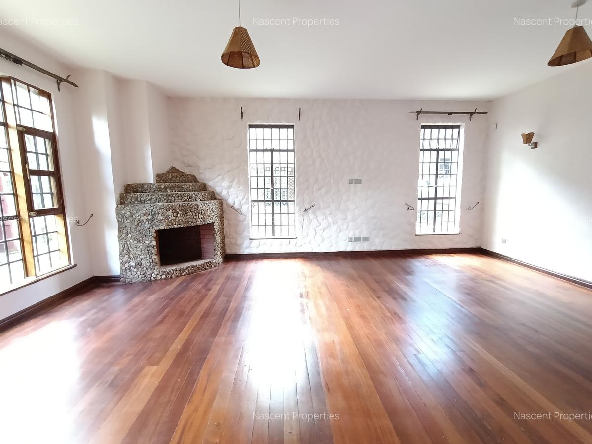 4 Bed Townhouse with En Suite in Spring Valley - 11