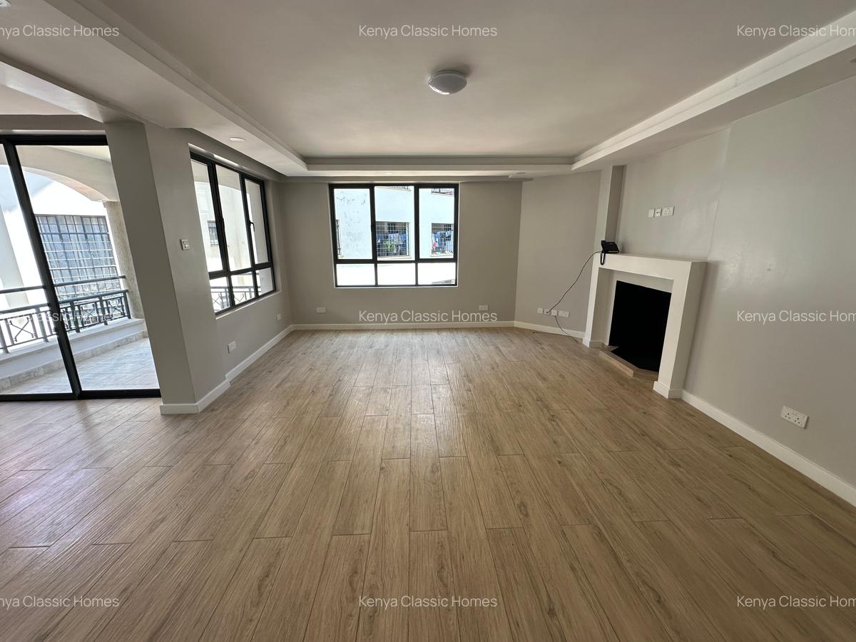 3 Bed Apartment with En Suite at Lavington - 2