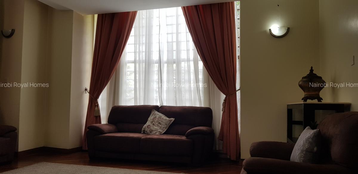 5 Bed Townhouse with En Suite at Lavington - 5