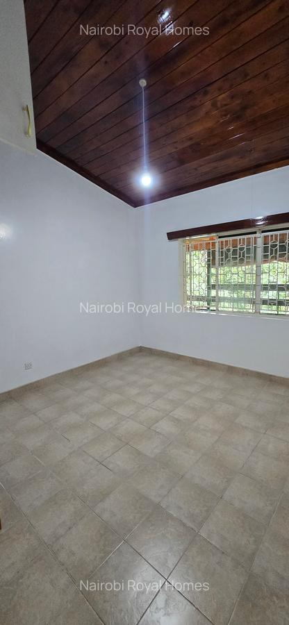 4 Bed House with En Suite at Lavington - 10
