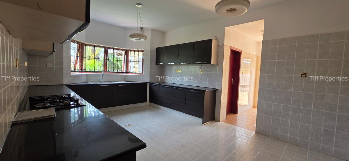 5 Bed Townhouse in Runda - 5