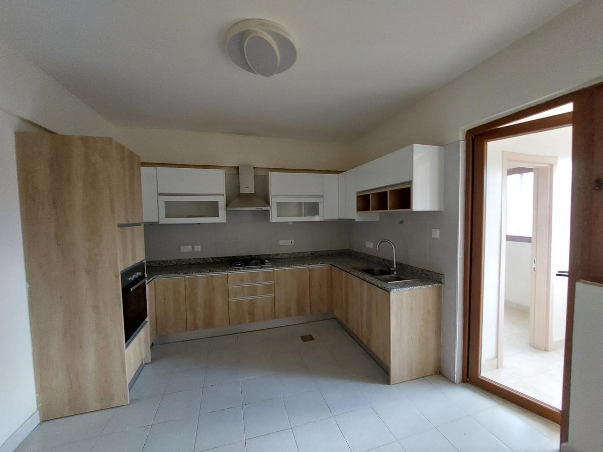 3 Bed Apartment with En Suite at Mandera Road - 16