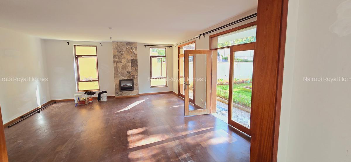 5 Bed Townhouse with En Suite at Lavington Green - 18