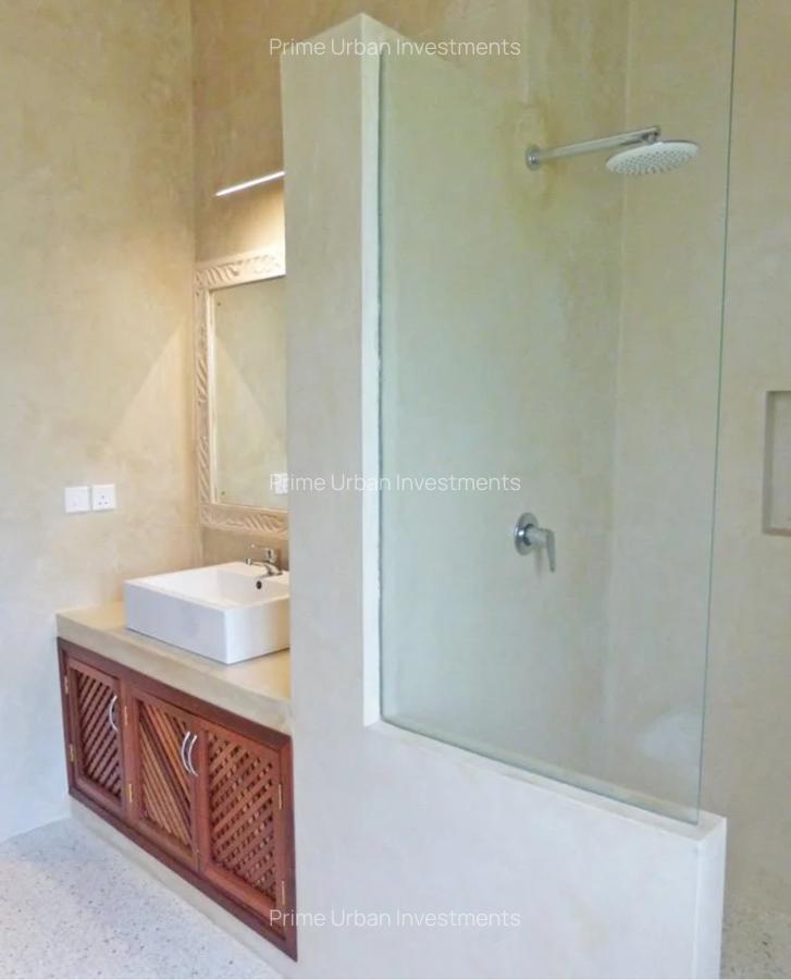 3 Bed House with En Suite in Watamu - 7