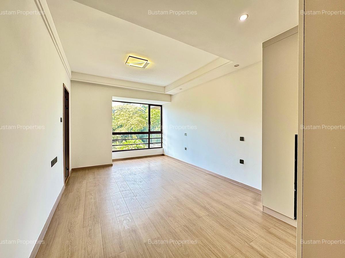 3 Bed Apartment with En Suite in Riverside - 4