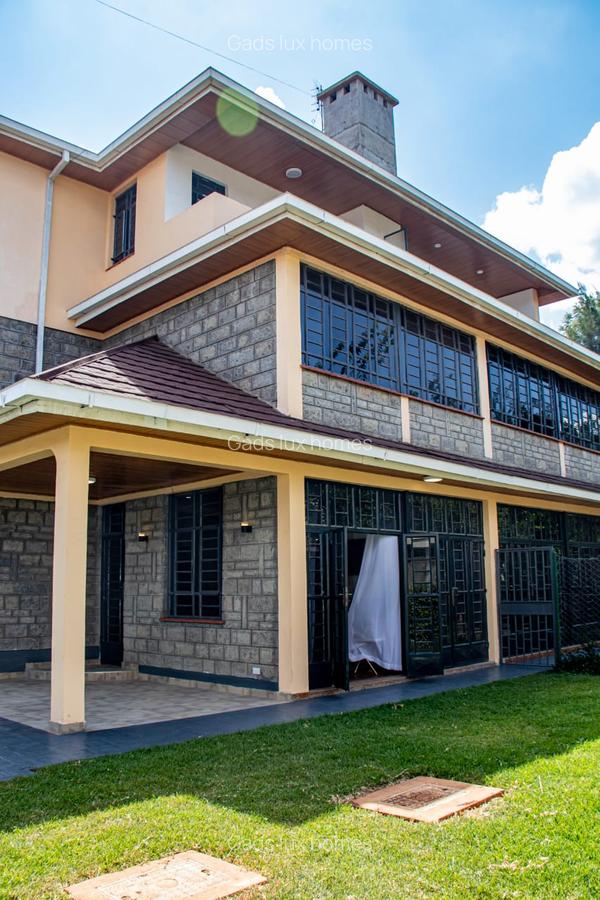 5 Bed Villa with En Suite at Runda - 1